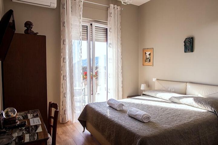 Room 5 of 41