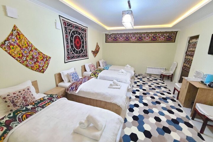 Room 14 of 102