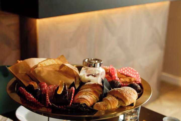 Breakfast/Coffee Service 174 of 183