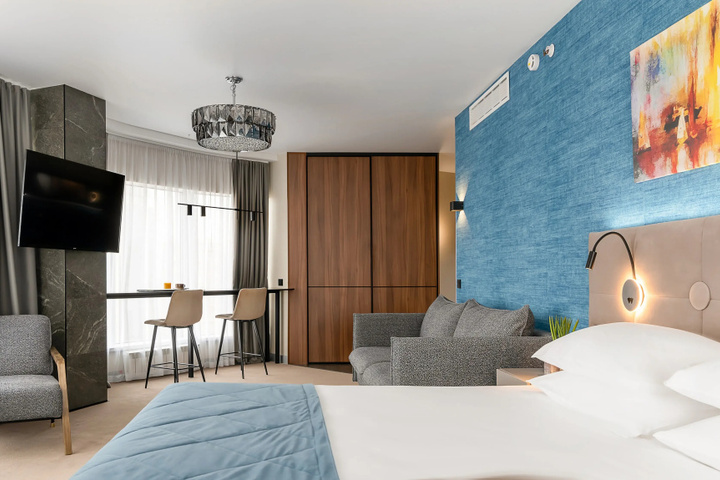 Room 17 of 24