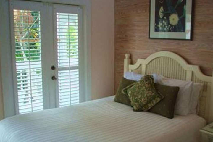 Room 4 of 171