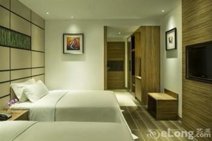 Room 30 of 69