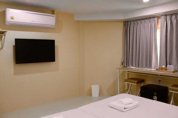Room 4 of 44
