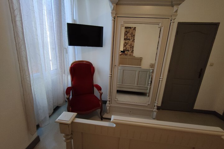 Room 34 of 71