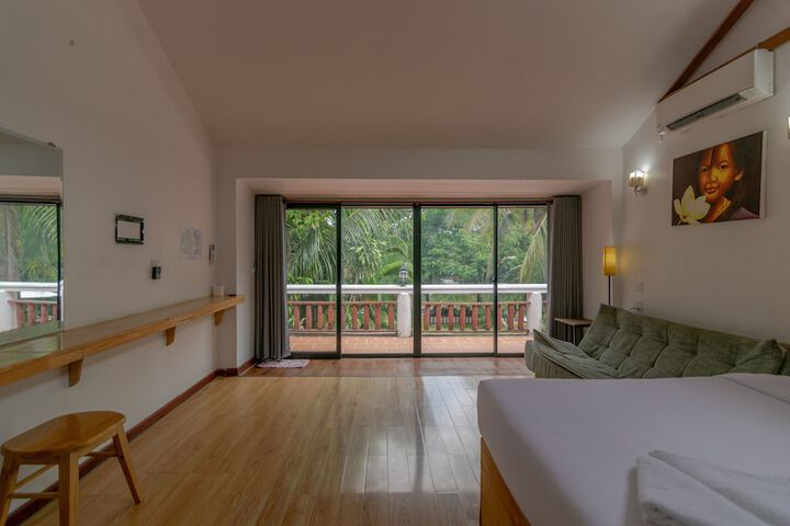 Room 13 of 26