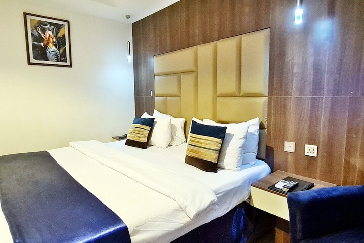 Room 8 of 51