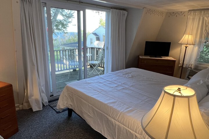 Room 19 of 205