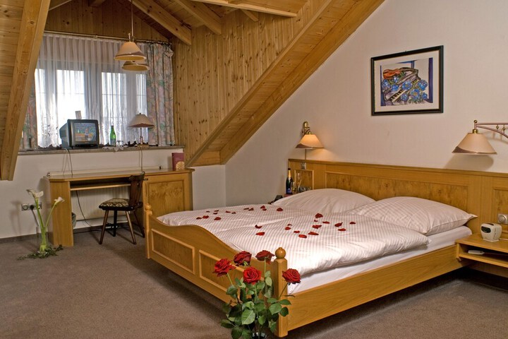 Room 4 of 23