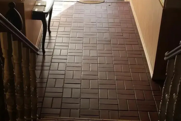 Room 3 of 7