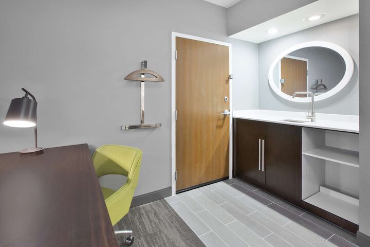 2 Queen Beds (3 of 11)