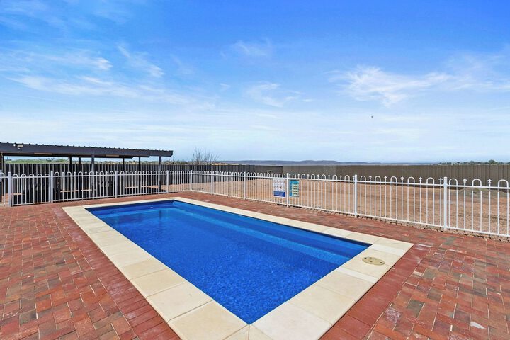 Pool 25 of 27
