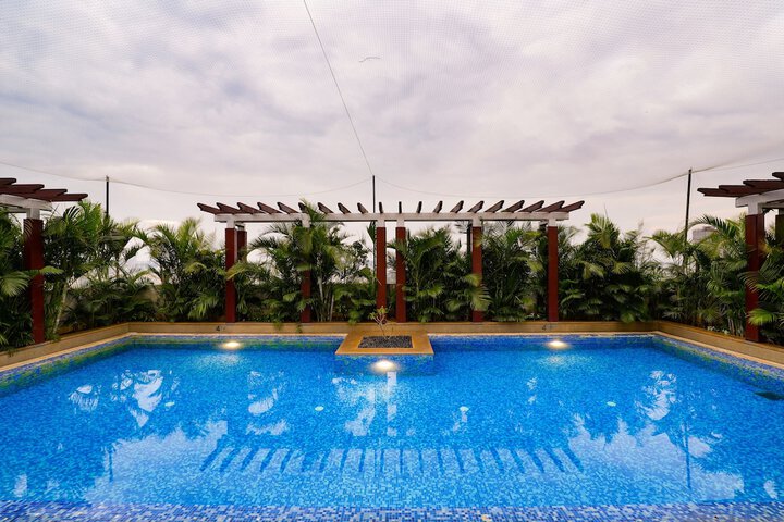 Pool Hotel