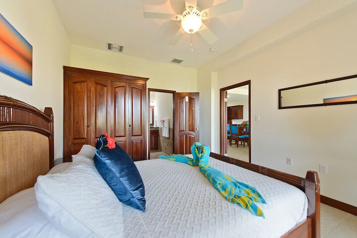 Room 30 of 328