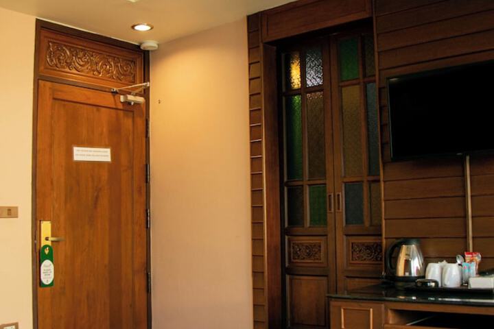 Room 26 of 157