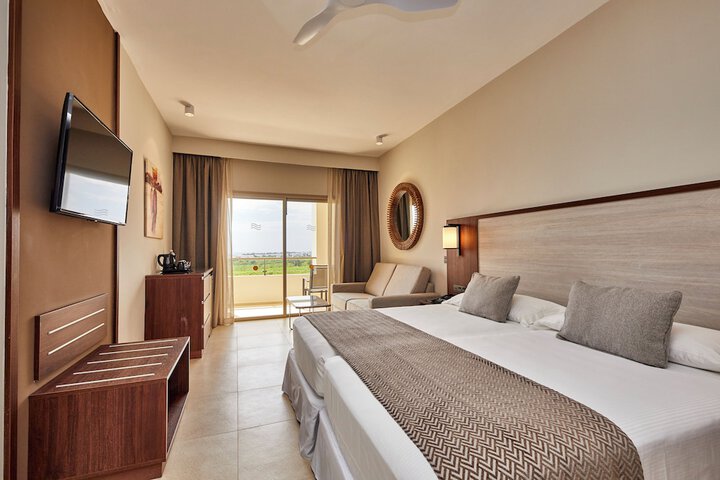 Room 10 of 39