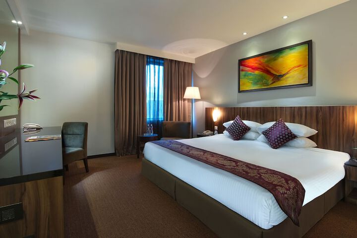 Room 4 of 35