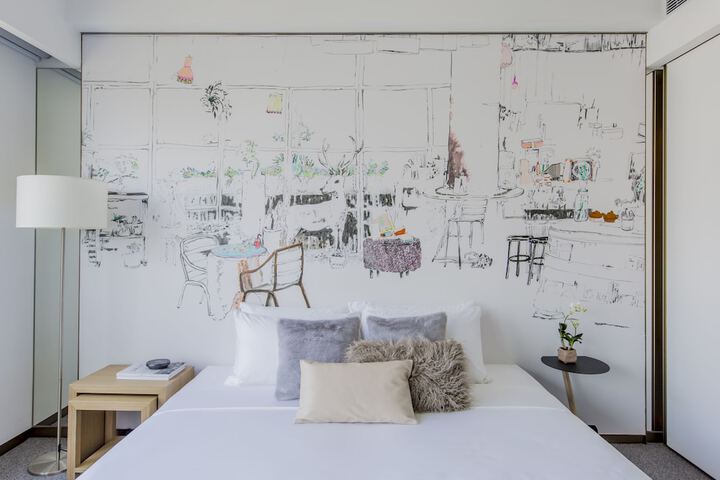 Room 4 of 82