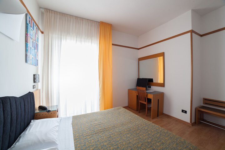 Room 5 of 69