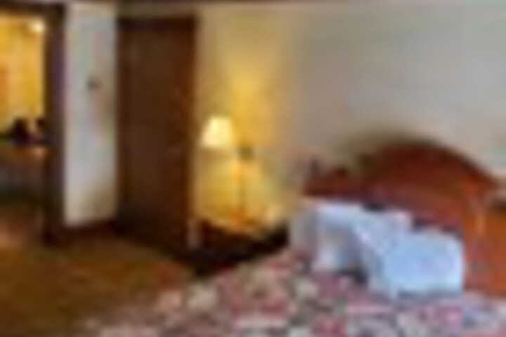 Room 8 of 150