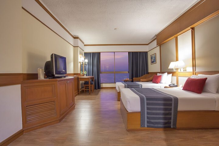 Room 10 of 122