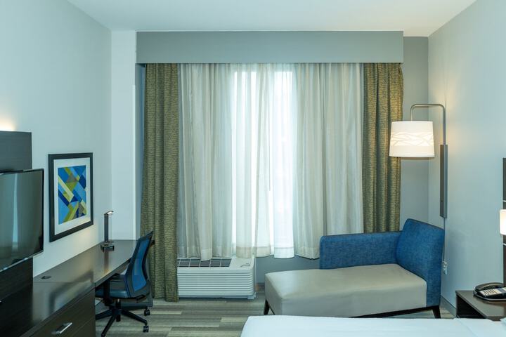 1 King Bed (15 of 25)