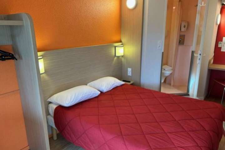 Room 16 of 35