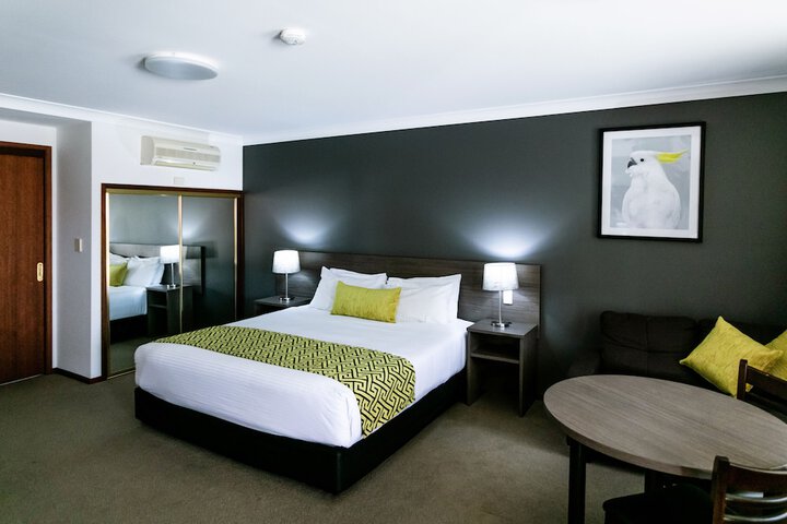 Room 10 of 74