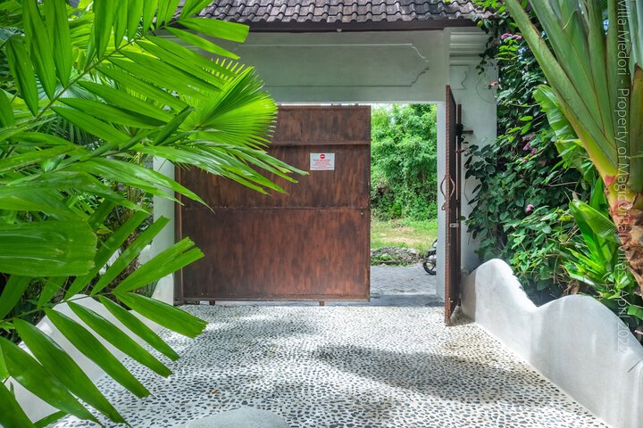 Property Grounds 19 of 21