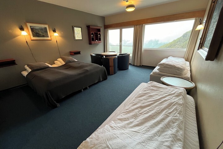 Room 19 of 79
