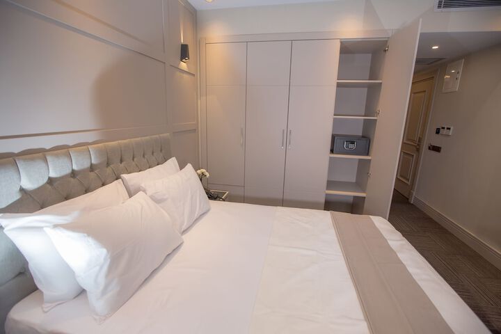 Room 5 of 36