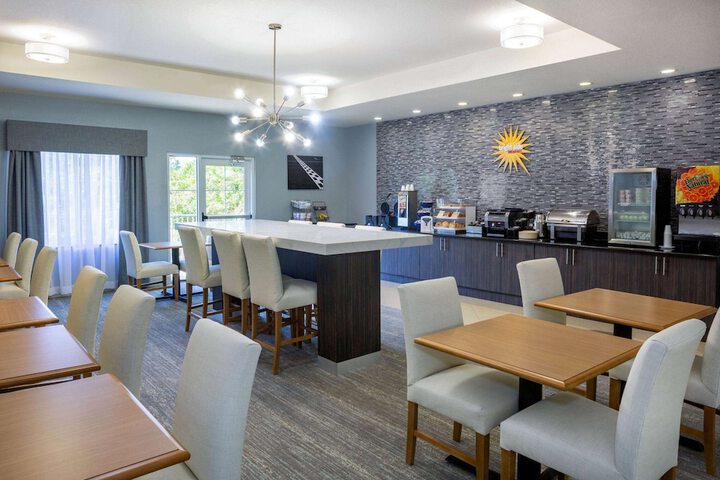 Breakfast/Coffee Service 29 of 35