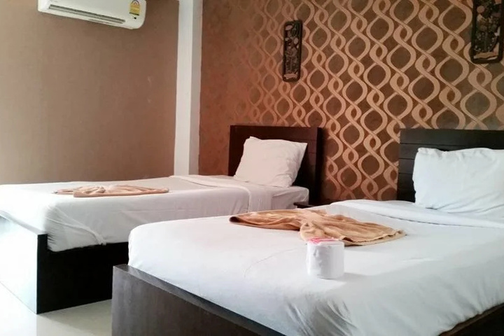 Room 4 of 11
