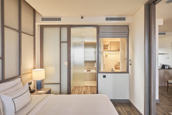 Room 18 of 139
