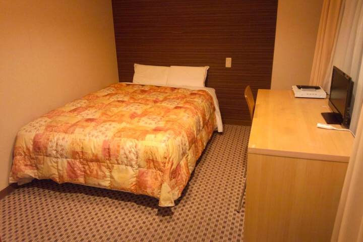 Room 14 of 33