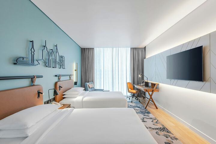 Room 10 of 48