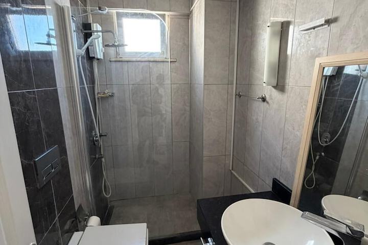 Room 13 of 26