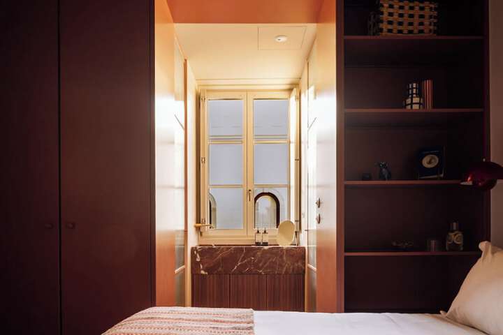 Room 7 of 82