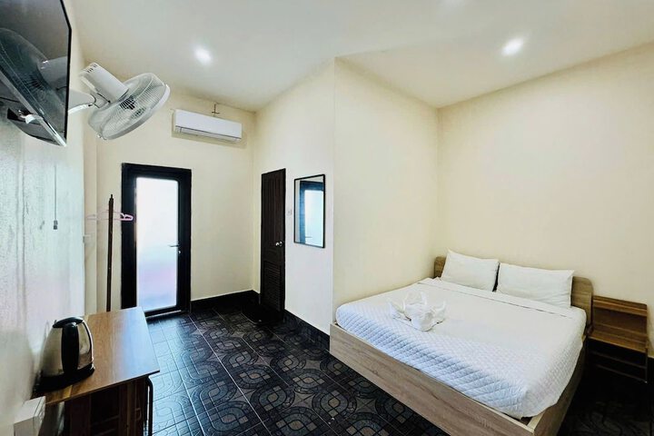 Room 10 of 25