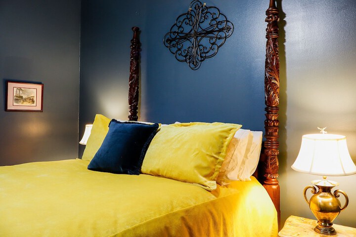 Room 51 of 78