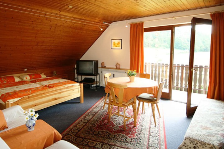 Room 6 of 7