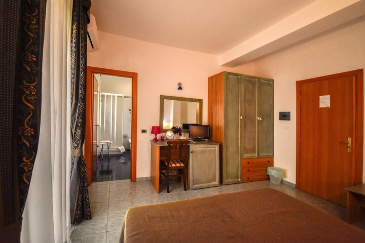 Room 12 of 58