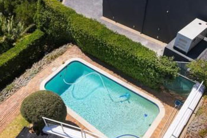 Pool 20 of 28