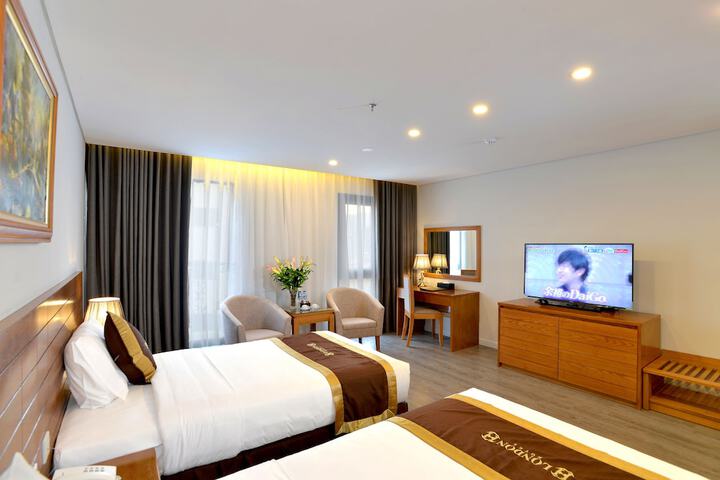 Room 4 of 37