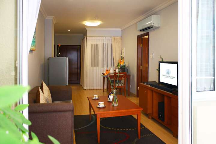 Room 28 of 103