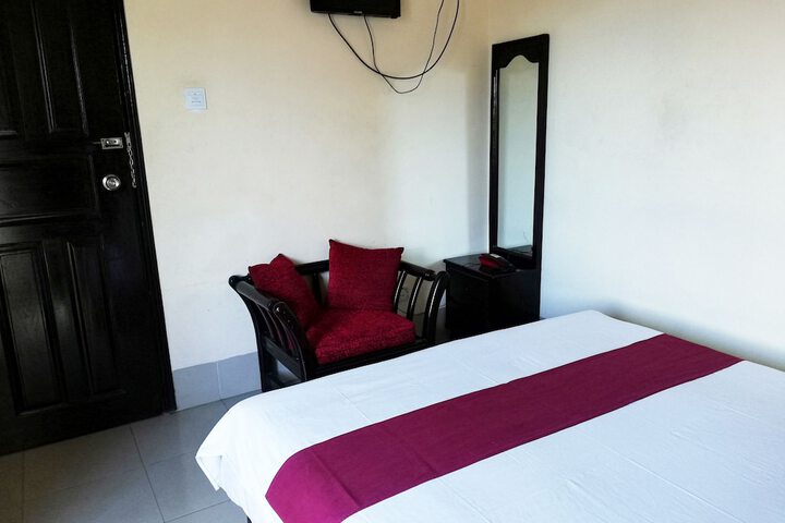 Room 14 of 25