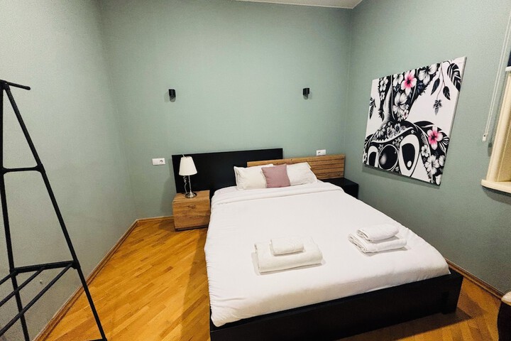 Room 42 of 96