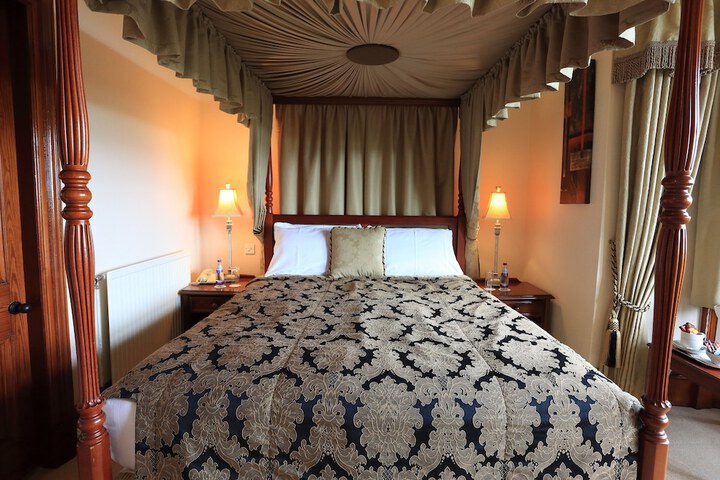 Room 8 of 52