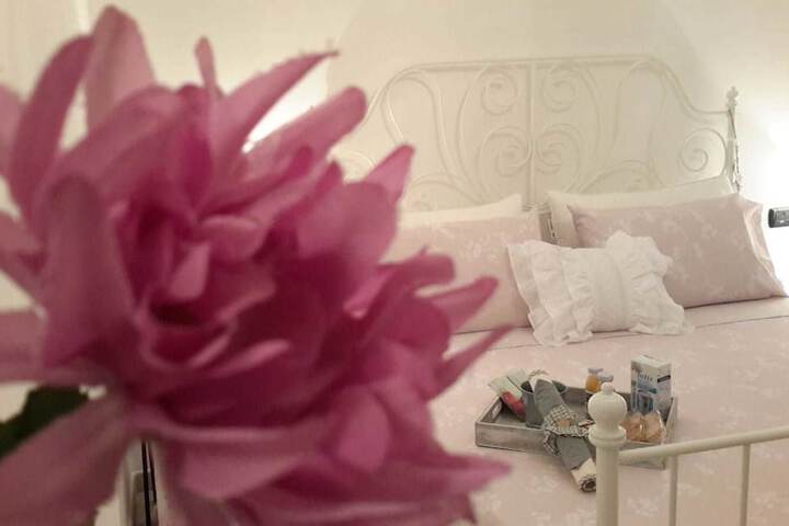 Room 8 of 18