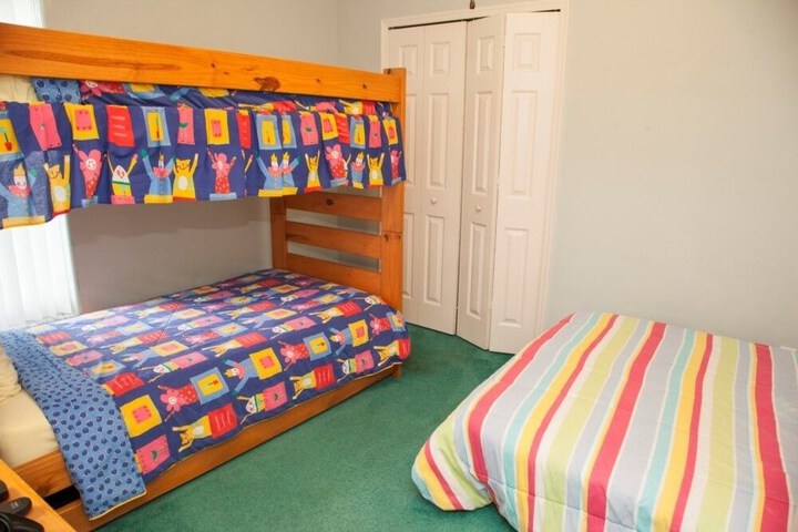 Room 5 of 28