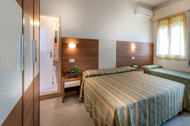 Room 34 of 90